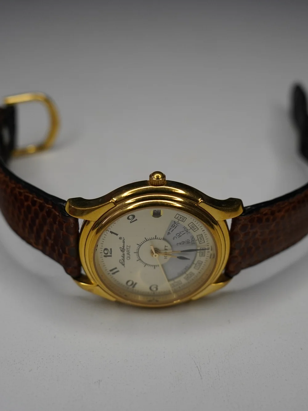 Eddie Bauer Quartz Day-Date Calendar Gold-Tone Cream Dial Japan Movt Wristwatch